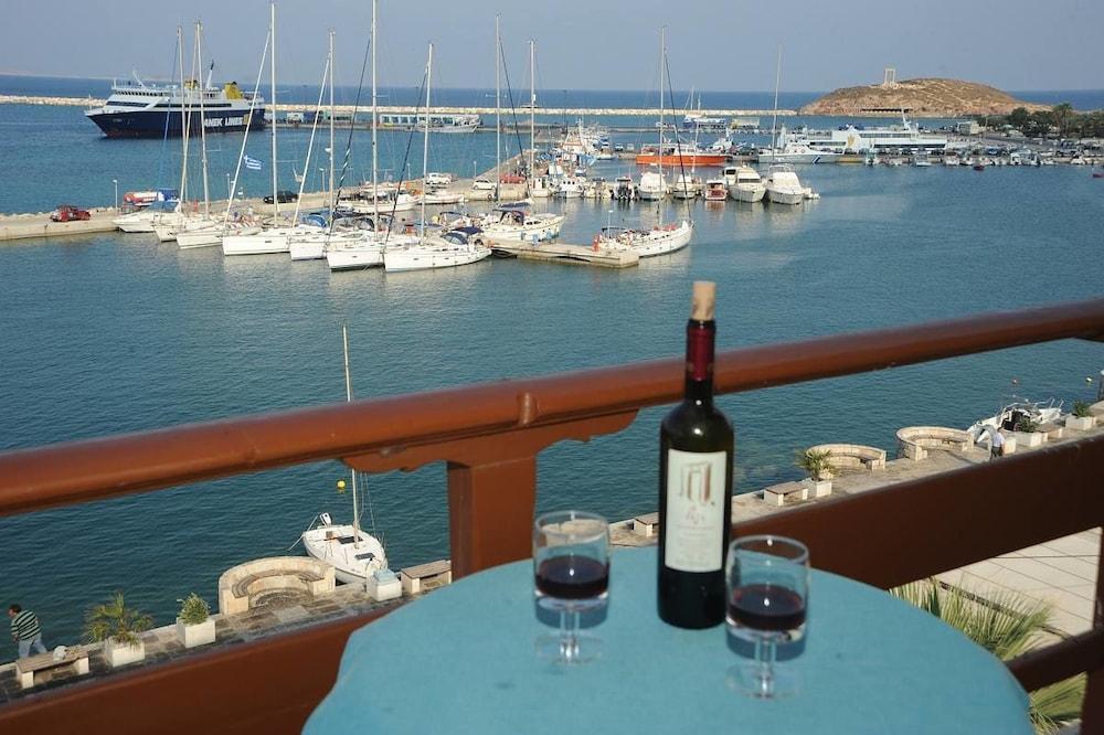Hotel Coronis Naxos City Екстер'єр фото