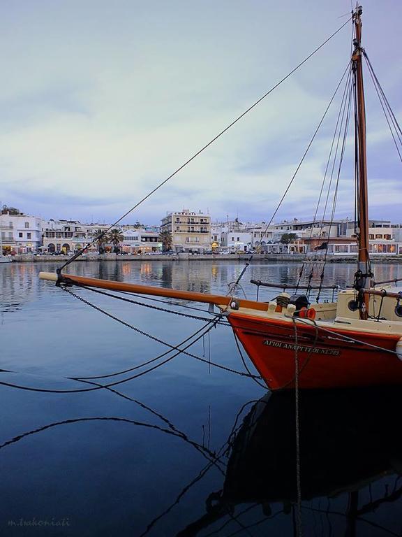 Hotel Coronis Naxos City Екстер'єр фото