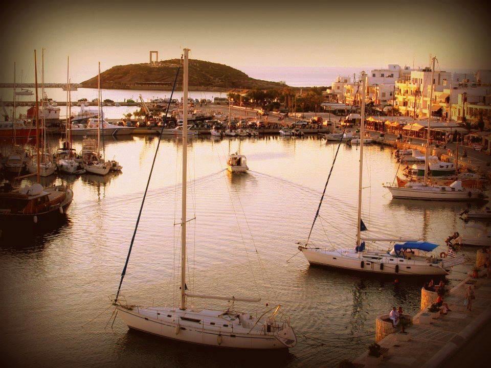 Hotel Coronis Naxos City Екстер'єр фото