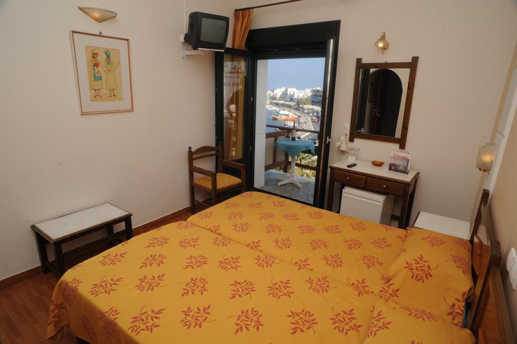 Hotel Coronis Naxos City Екстер'єр фото