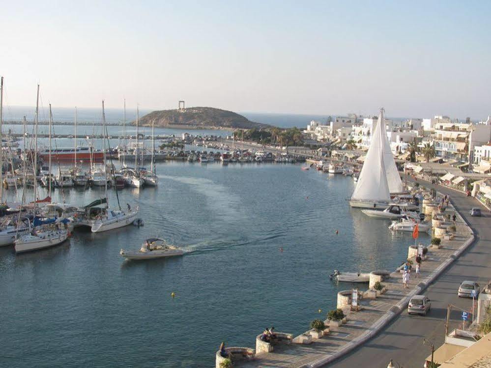 Hotel Coronis Naxos City Екстер'єр фото