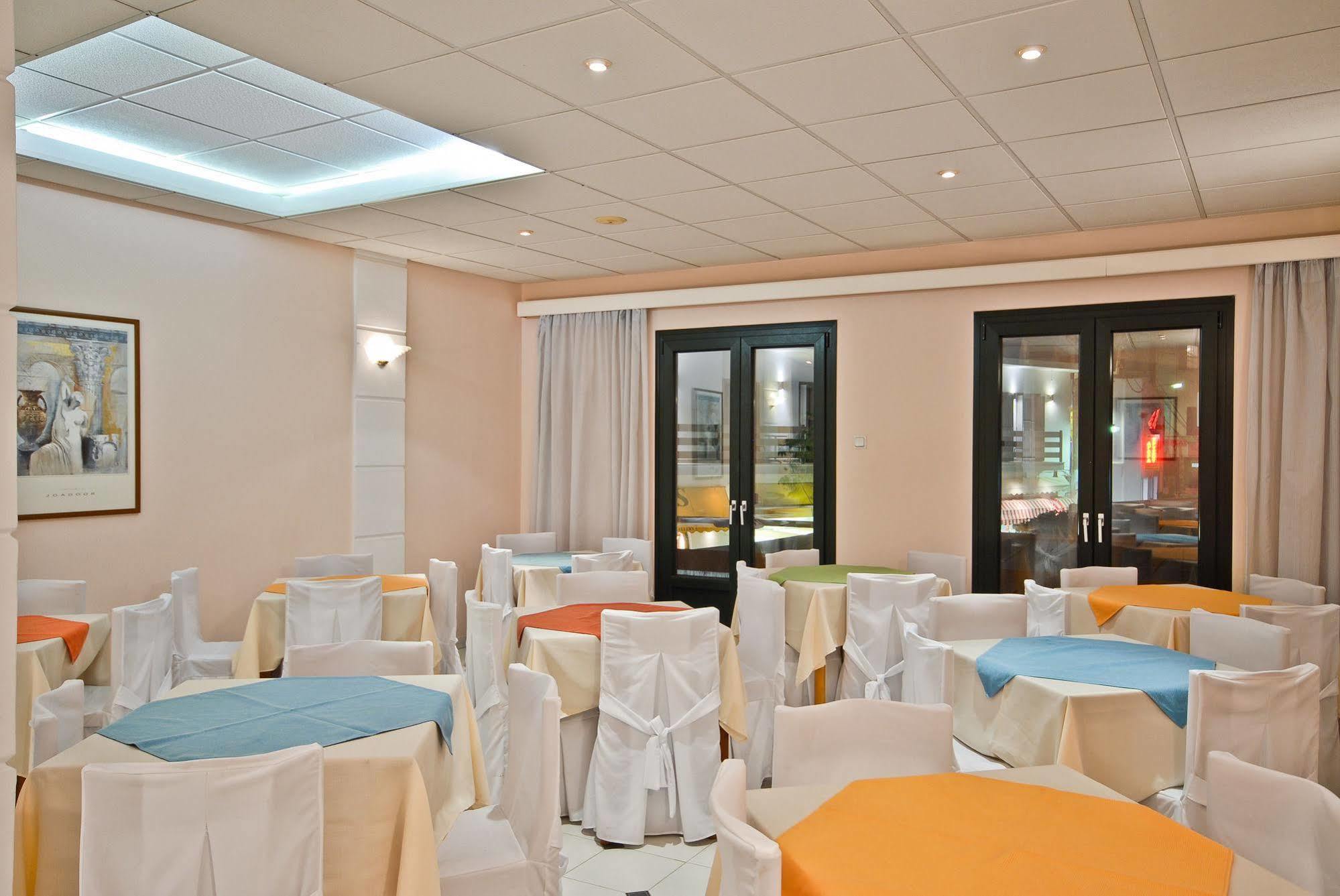 Hotel Coronis Naxos City Екстер'єр фото