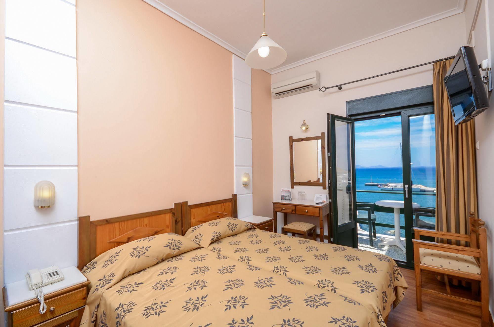 Hotel Coronis Naxos City Екстер'єр фото