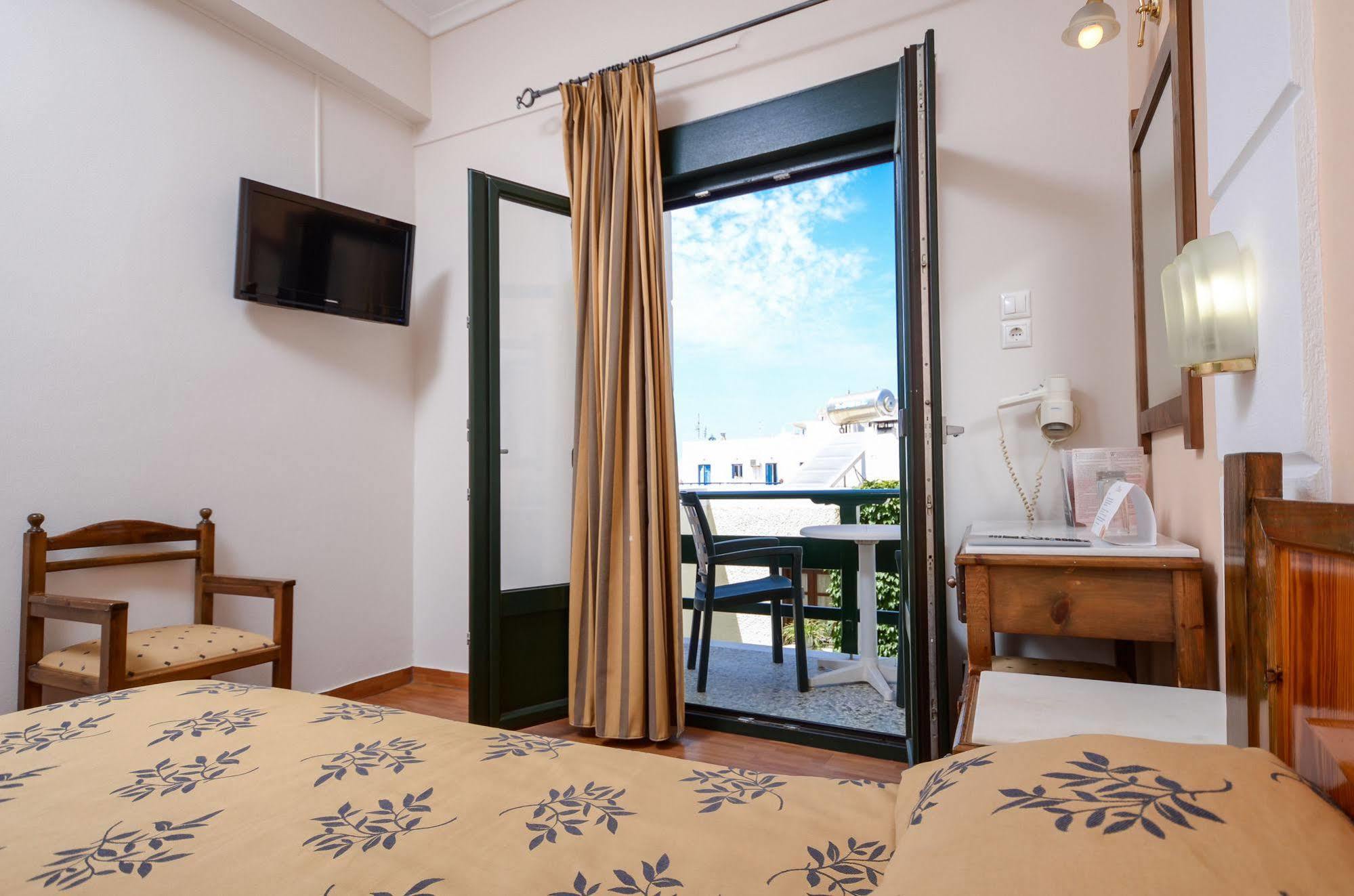 Hotel Coronis Naxos City Екстер'єр фото