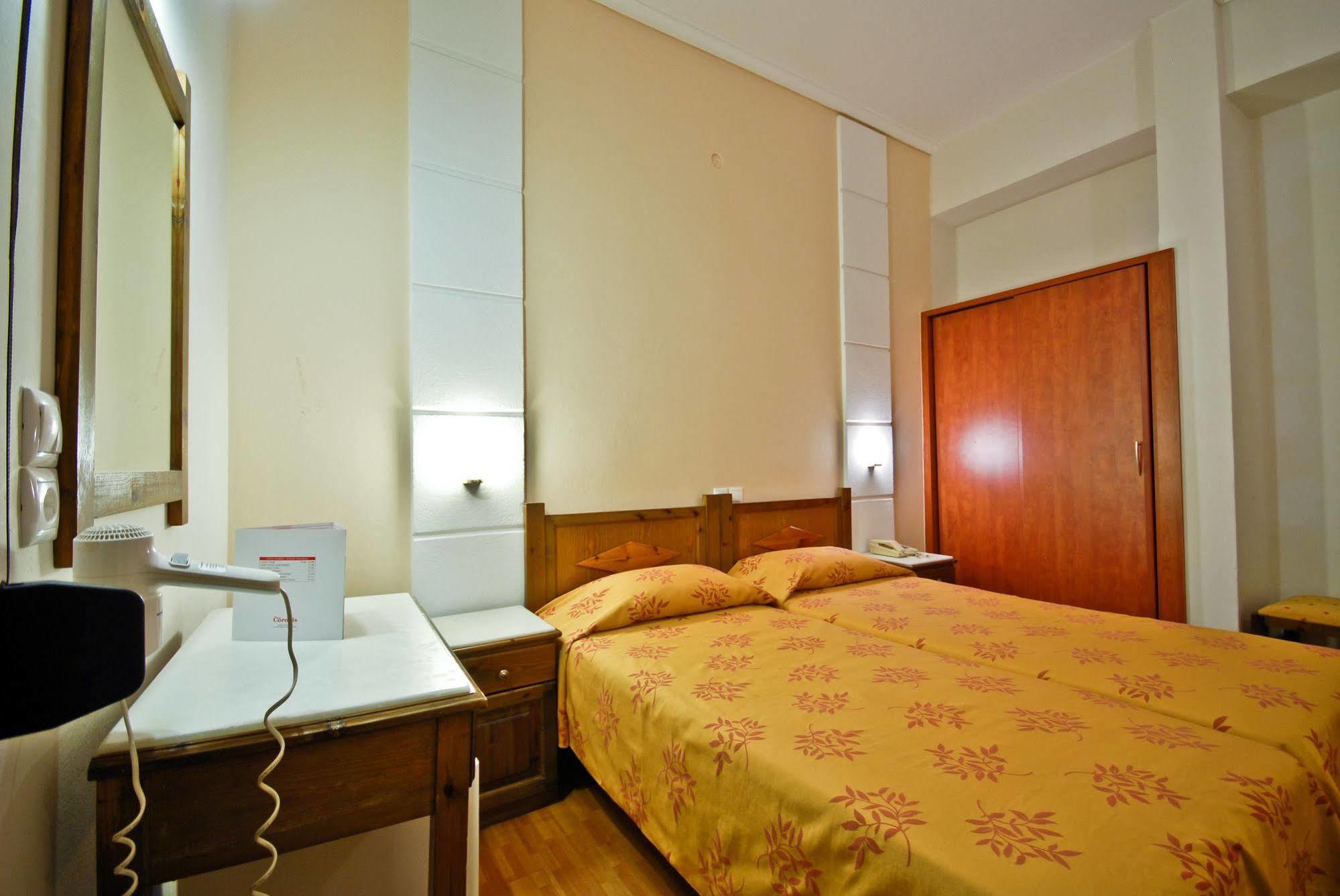 Hotel Coronis Naxos City Екстер'єр фото