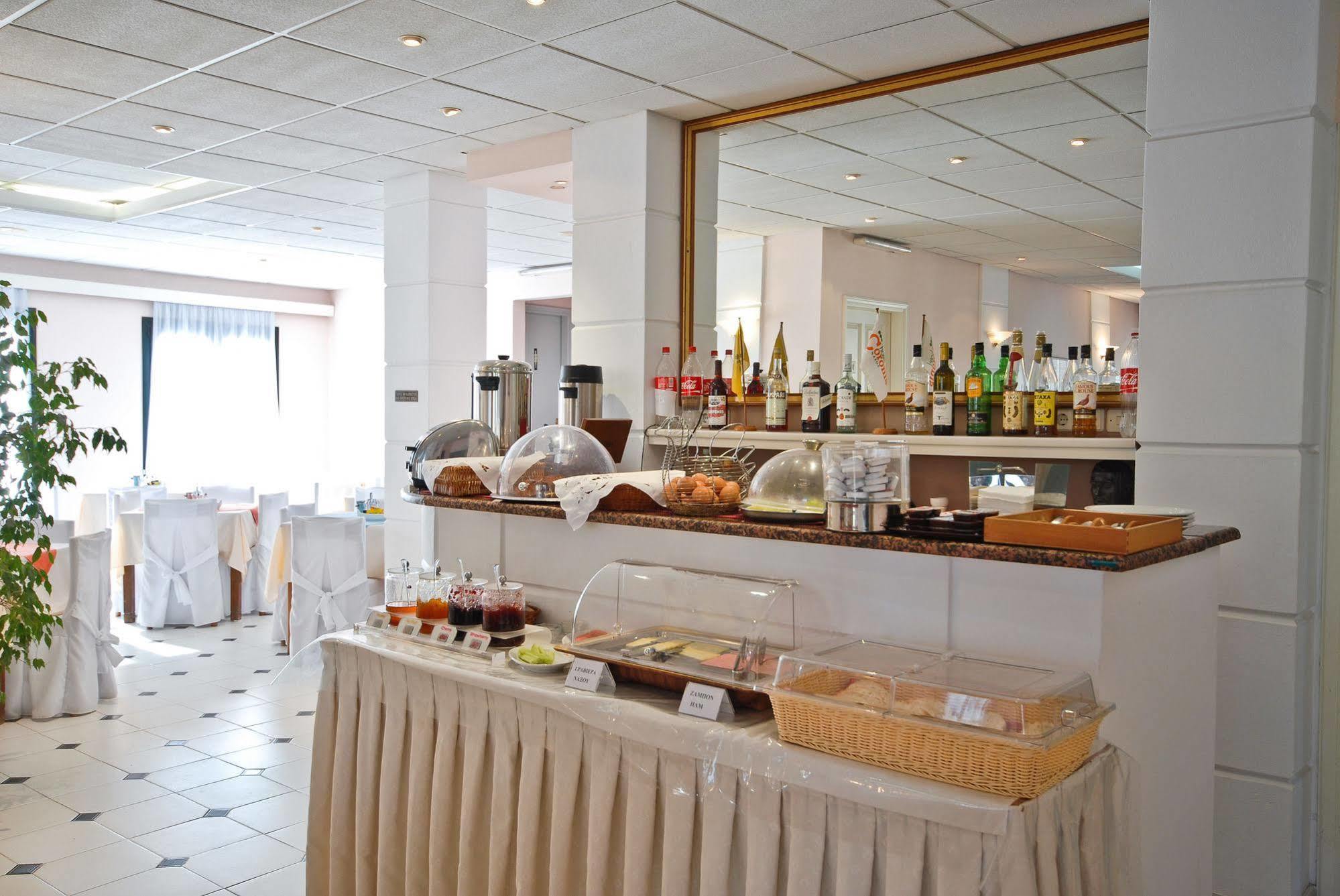 Hotel Coronis Naxos City Екстер'єр фото