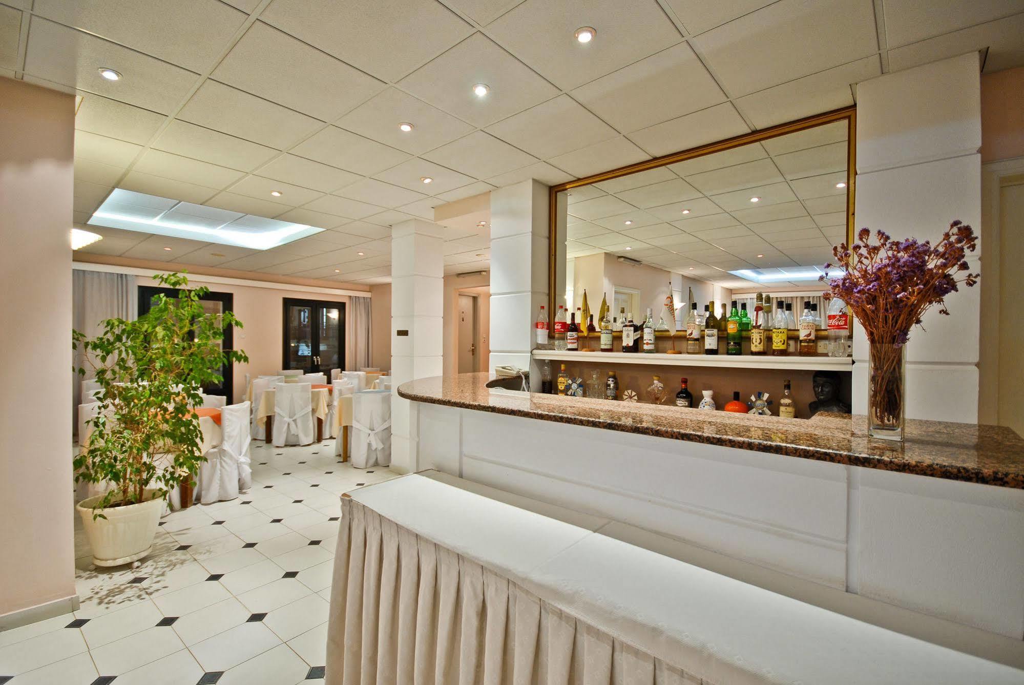 Hotel Coronis Naxos City Екстер'єр фото