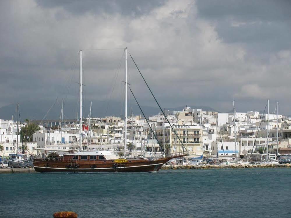 Hotel Coronis Naxos City Екстер'єр фото