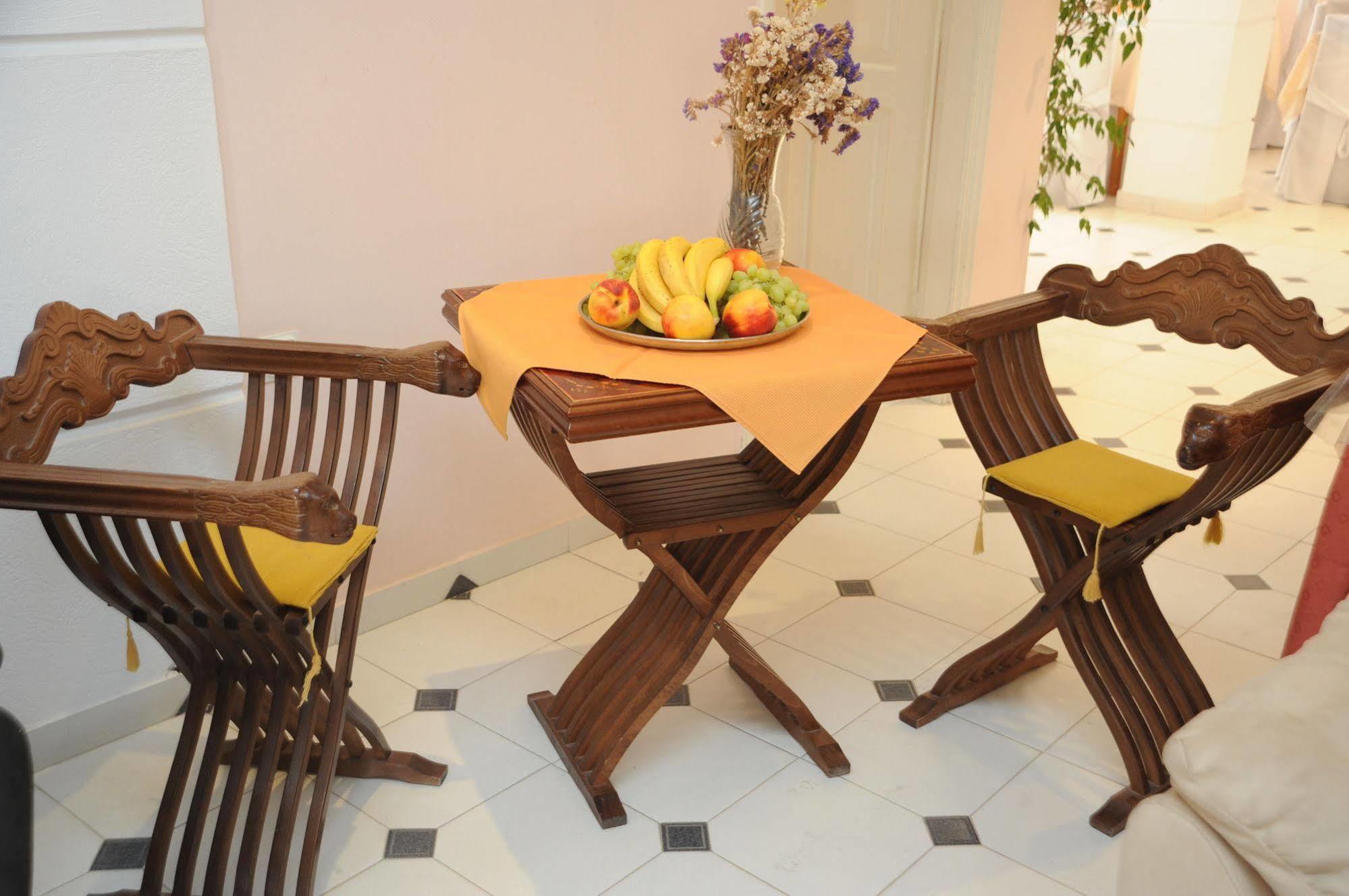 Hotel Coronis Naxos City Екстер'єр фото